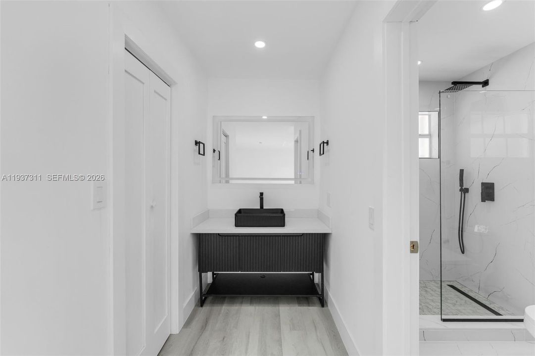 En Venta: $580,000 (4 camas, 2 baños, 1531 Pies cuadrados)