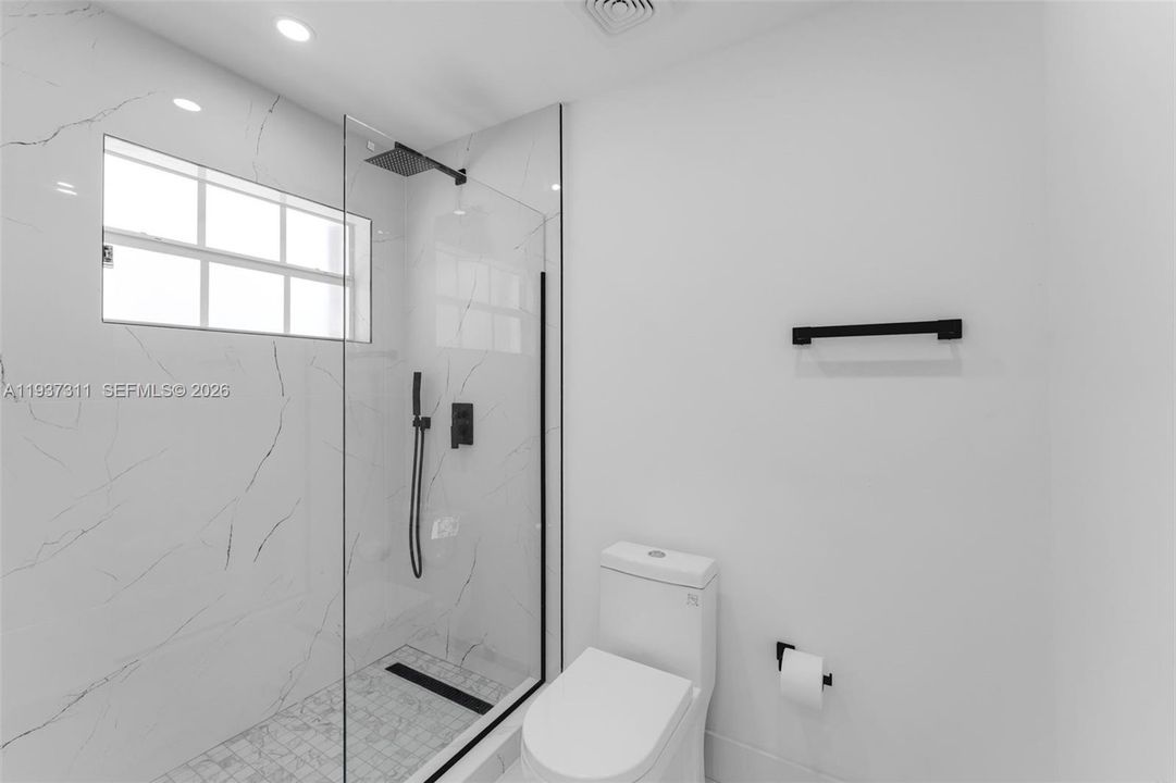 En Venta: $580,000 (4 camas, 2 baños, 1531 Pies cuadrados)