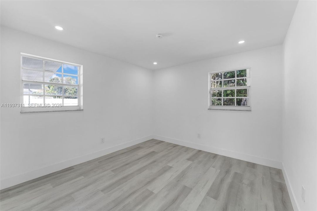 En Venta: $580,000 (4 camas, 2 baños, 1531 Pies cuadrados)