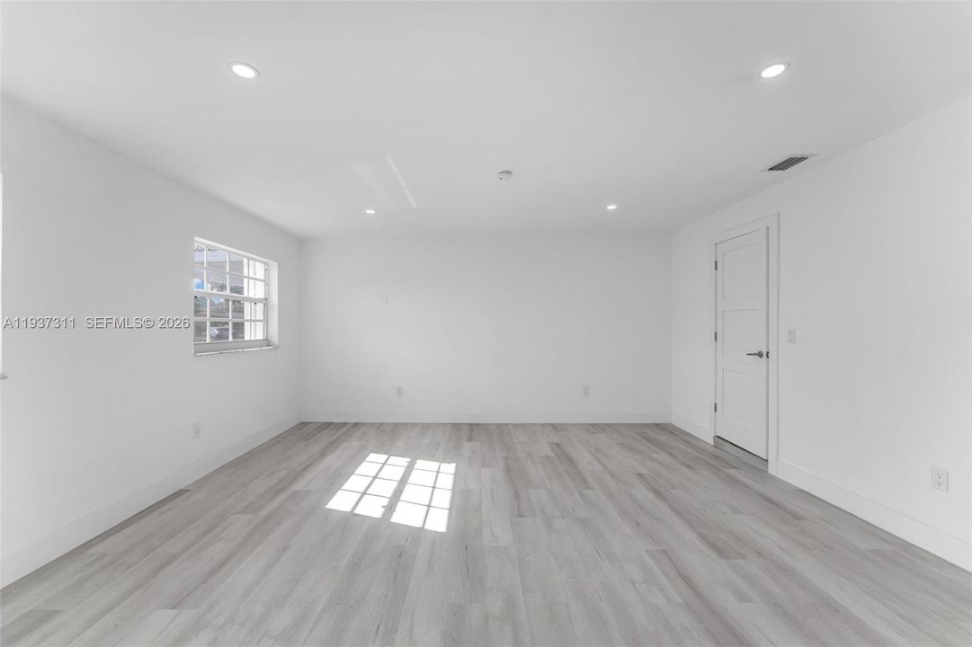 En Venta: $580,000 (4 camas, 2 baños, 1531 Pies cuadrados)