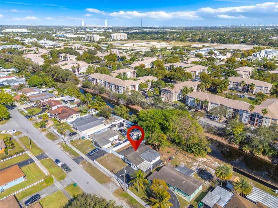 En Venta: $580,000 (4 camas, 2 baños, 1531 Pies cuadrados)