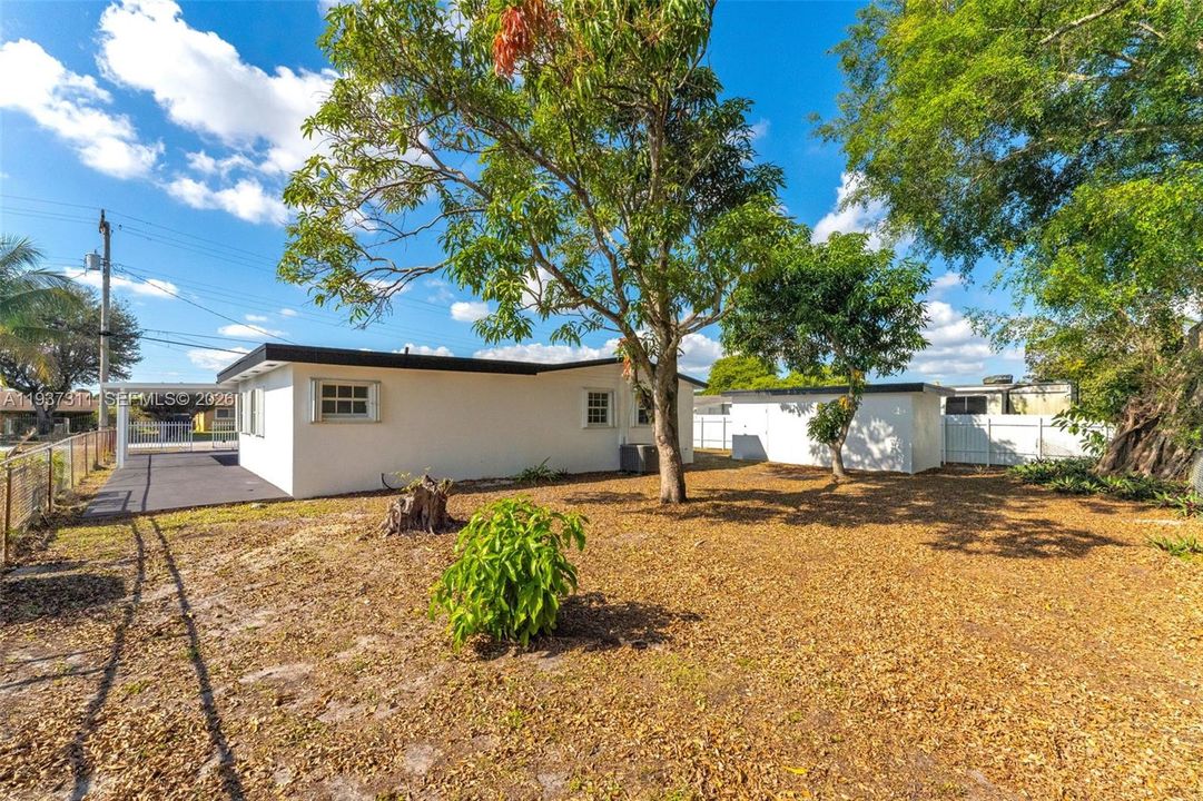 En Venta: $580,000 (4 camas, 2 baños, 1531 Pies cuadrados)