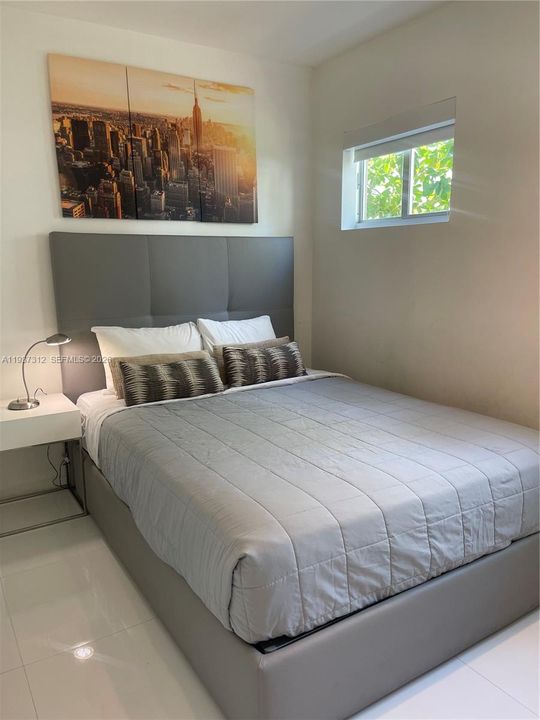 出租: $2,100 (1 贝兹, 1 浴室, 414 平方英尺)