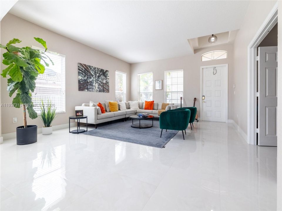 待售: $899,000 (4 贝兹, 2 浴室, 2381 平方英尺)