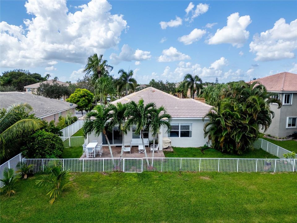 待售: $899,000 (4 贝兹, 2 浴室, 2381 平方英尺)