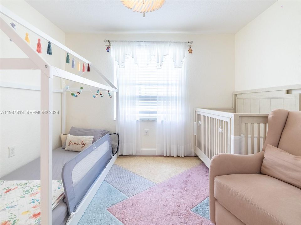 待售: $899,000 (4 贝兹, 2 浴室, 2381 平方英尺)