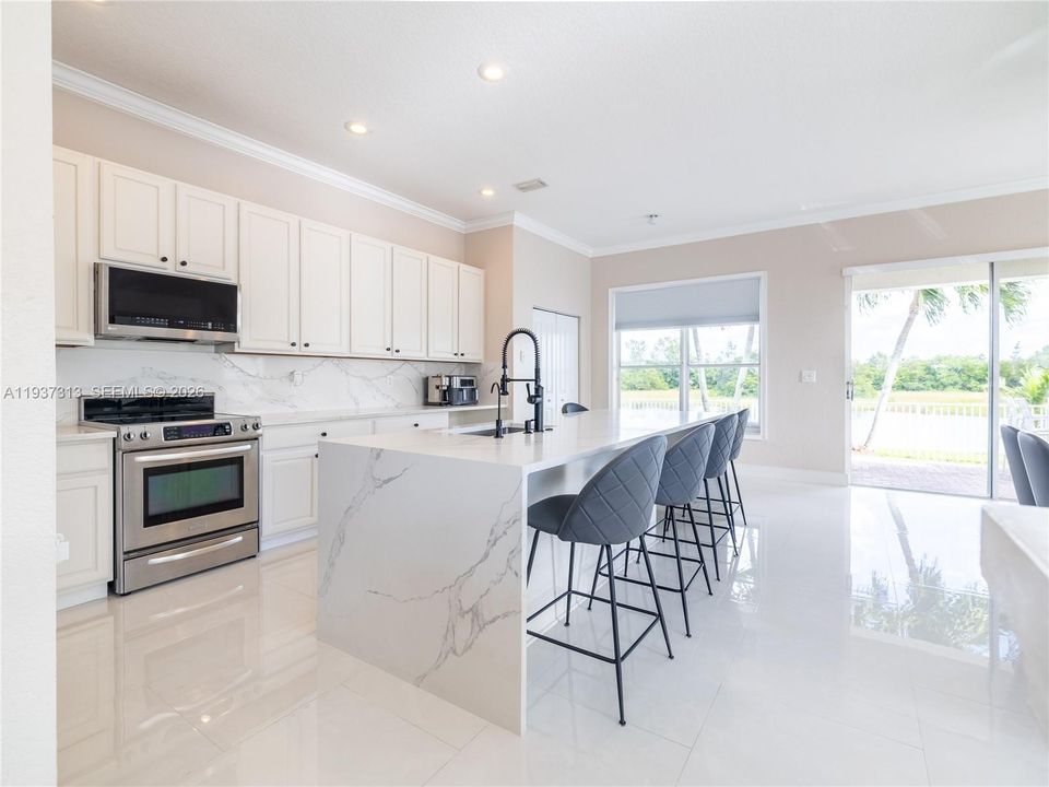 待售: $899,000 (4 贝兹, 2 浴室, 2381 平方英尺)