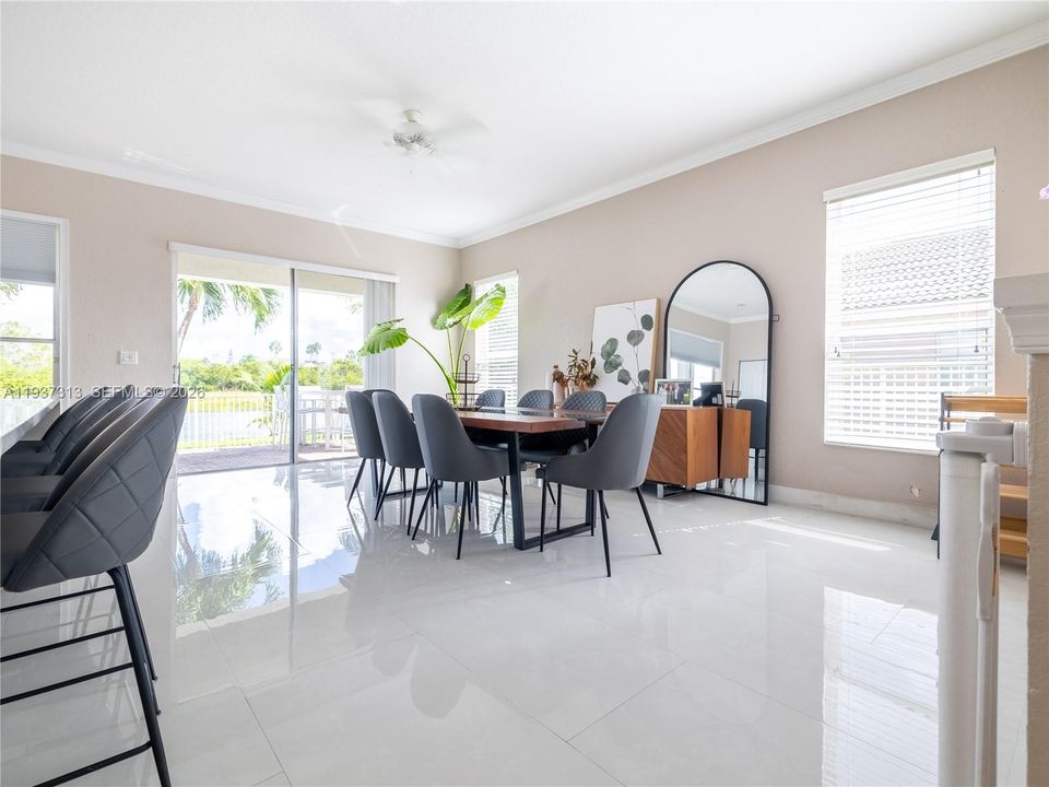 待售: $899,000 (4 贝兹, 2 浴室, 2381 平方英尺)