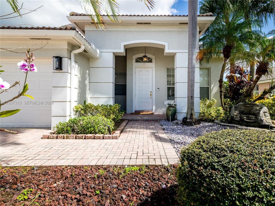 待售: $899,000 (4 贝兹, 2 浴室, 2381 平方英尺)