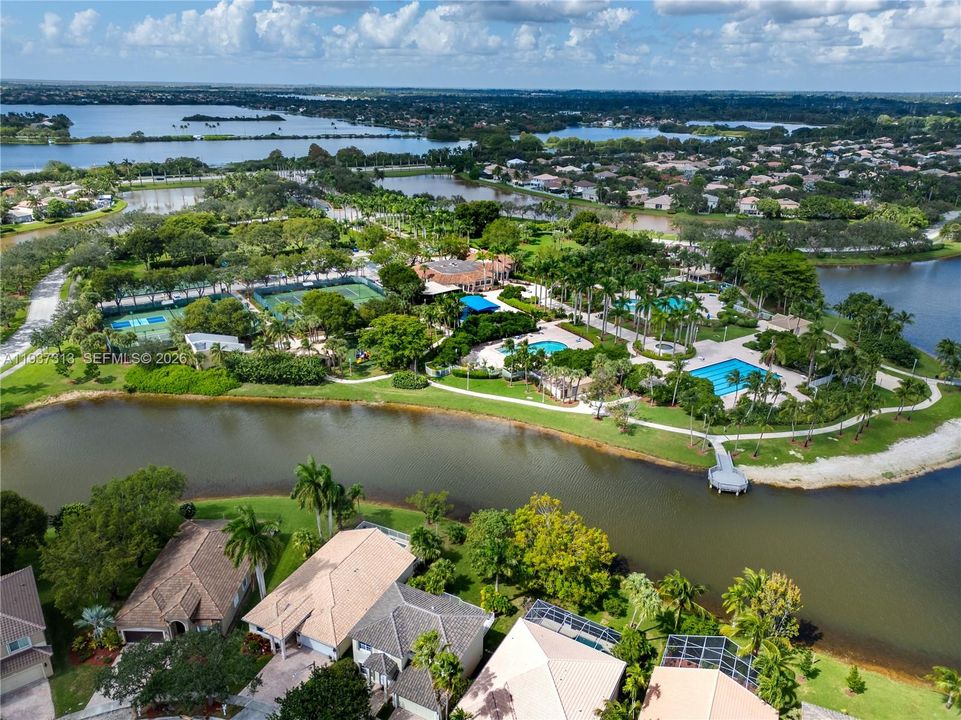 待售: $899,000 (4 贝兹, 2 浴室, 2381 平方英尺)