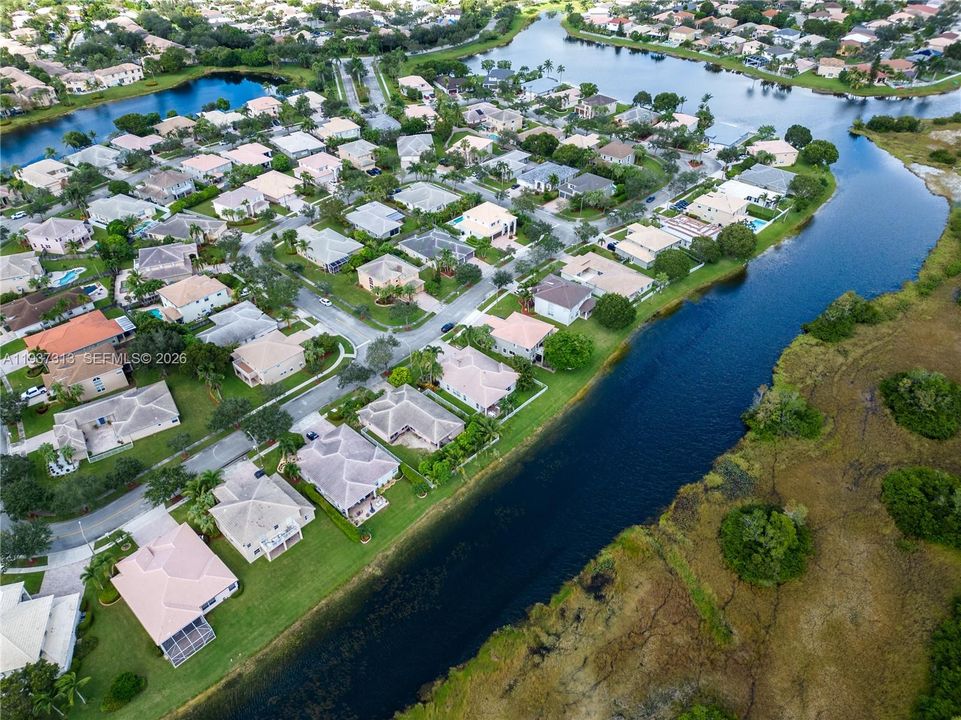 待售: $899,000 (4 贝兹, 2 浴室, 2381 平方英尺)