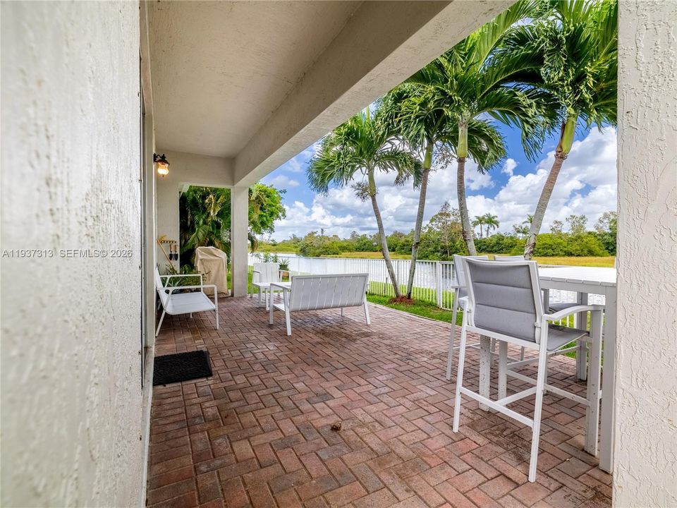 待售: $899,000 (4 贝兹, 2 浴室, 2381 平方英尺)