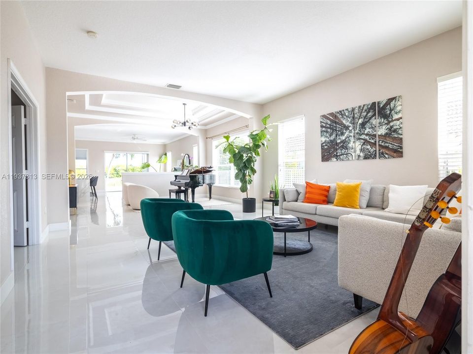 待售: $899,000 (4 贝兹, 2 浴室, 2381 平方英尺)