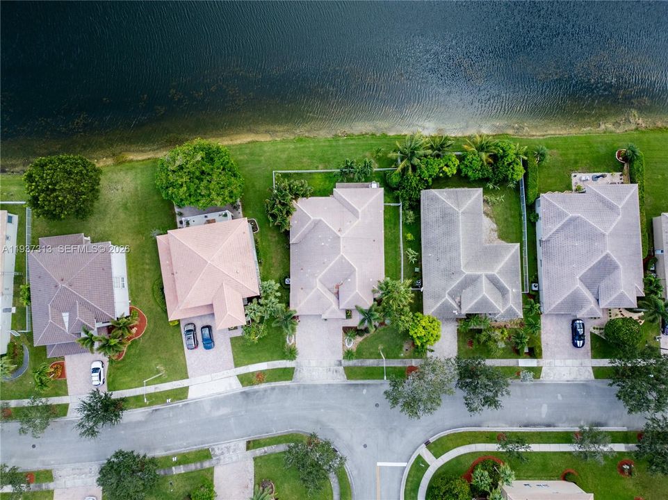 待售: $899,000 (4 贝兹, 2 浴室, 2381 平方英尺)