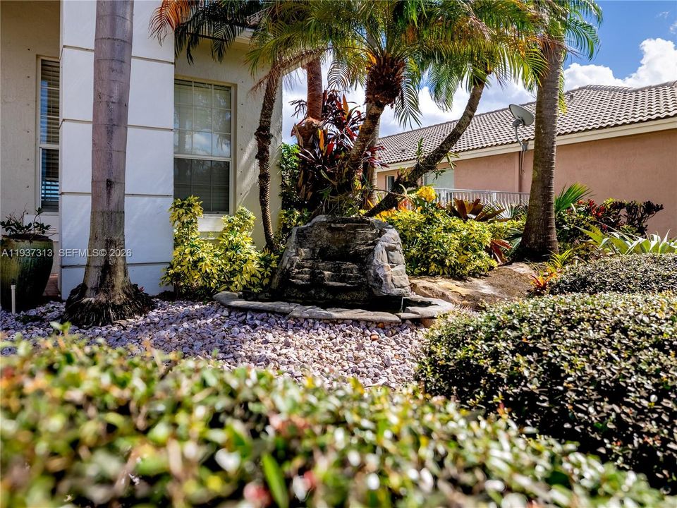 待售: $899,000 (4 贝兹, 2 浴室, 2381 平方英尺)