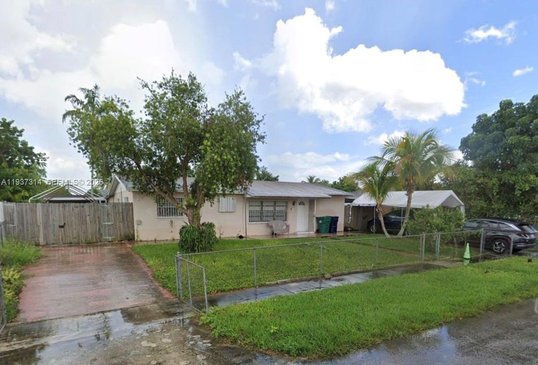 En Venta: $550,000 (5 camas, 3 baños, 2604 Pies cuadrados)