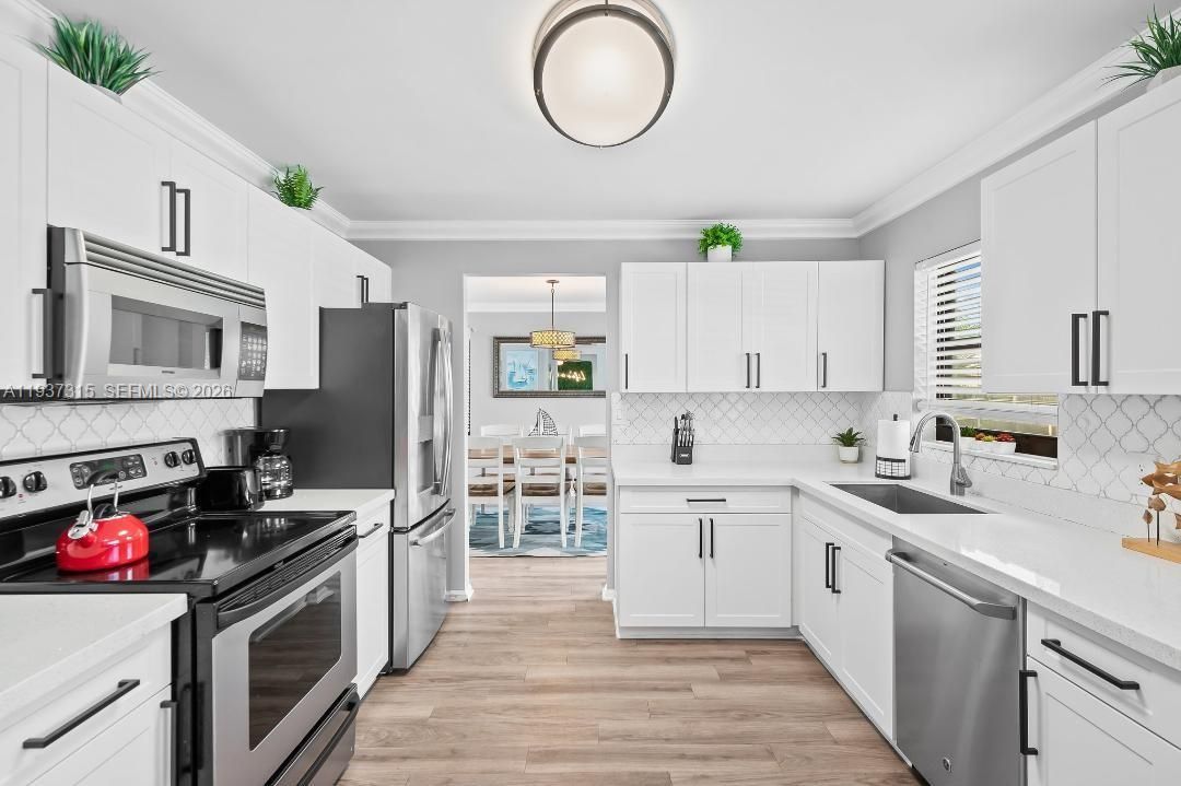 В аренду: $7,000 (4 спален, 2 ванн, 2076 Квадратных фут)