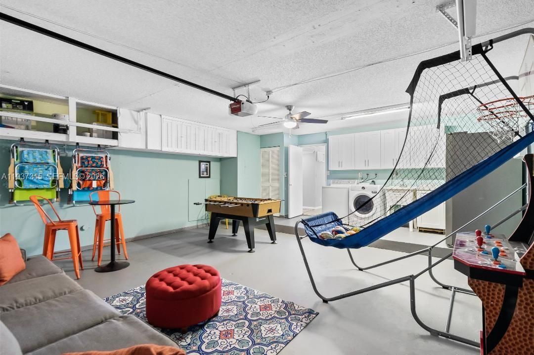 В аренду: $7,000 (4 спален, 2 ванн, 2076 Квадратных фут)