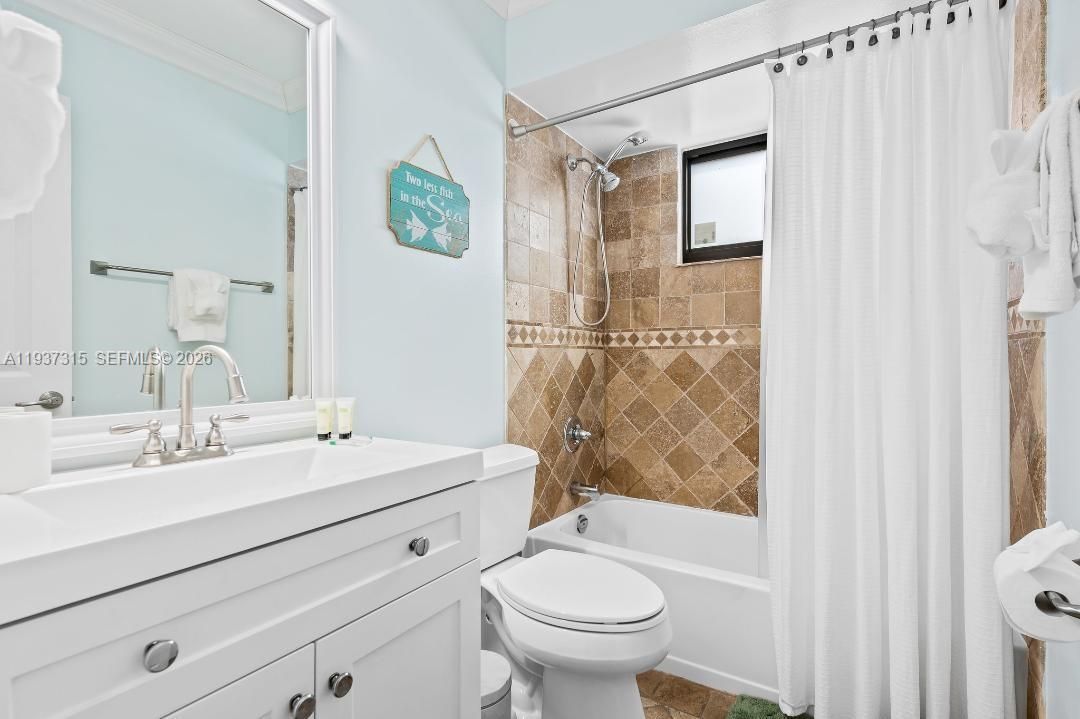 В аренду: $7,000 (4 спален, 2 ванн, 2076 Квадратных фут)