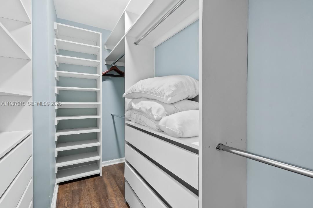 В аренду: $7,000 (4 спален, 2 ванн, 2076 Квадратных фут)