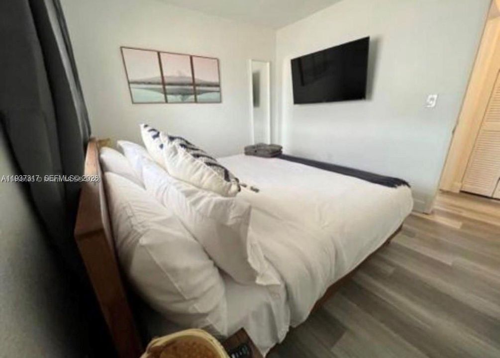 出租: $1,995 (3 贝兹, 1 浴室, 3036 平方英尺)