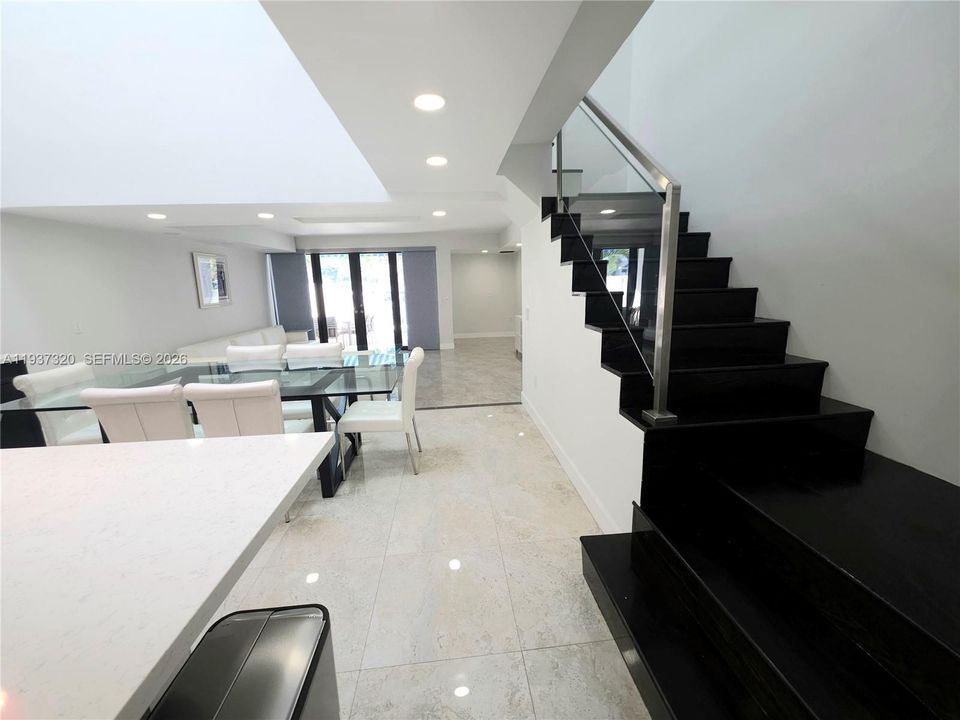 For Sale: $1,500,000 (4 beds, 3 baths, 2425 Square Feet)