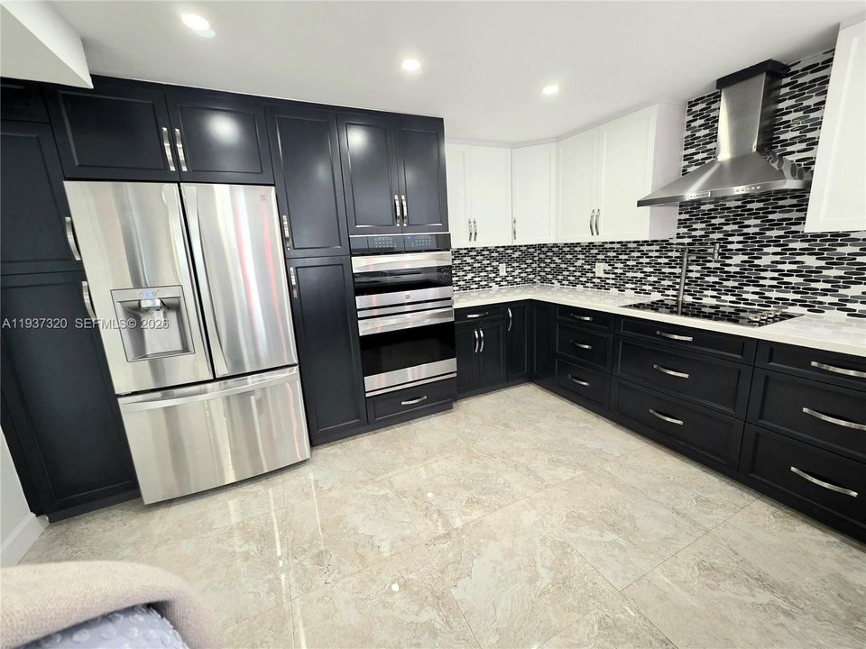 For Sale: $1,500,000 (4 beds, 3 baths, 2425 Square Feet)