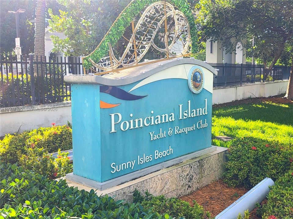 For Sale: $1,500,000 (4 beds, 3 baths, 2425 Square Feet)