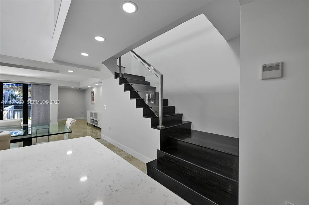 For Sale: $1,500,000 (4 beds, 3 baths, 2425 Square Feet)