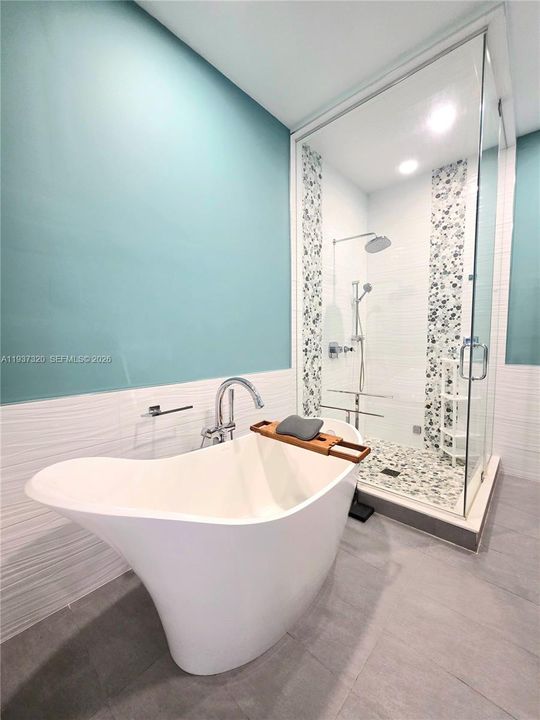 For Sale: $1,500,000 (4 beds, 3 baths, 2425 Square Feet)