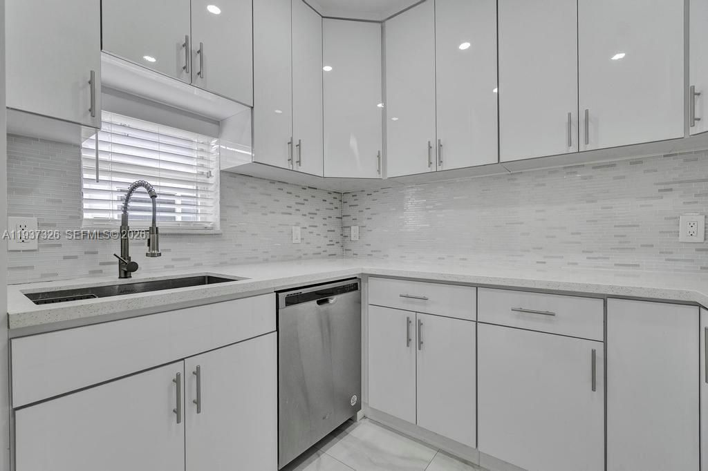 For Rent: $5,000 (4 beds, 2 baths, 2230 Square Feet)