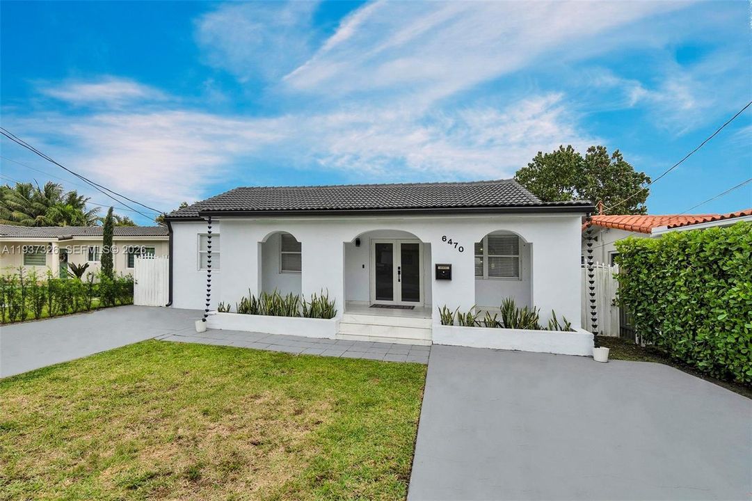 For Rent: $5,000 (4 beds, 2 baths, 2230 Square Feet)