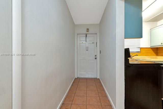 待售: $160,000 (2 贝兹, 2 浴室, 940 平方英尺)