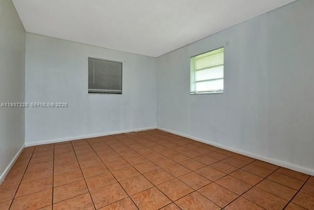 待售: $160,000 (2 贝兹, 2 浴室, 940 平方英尺)