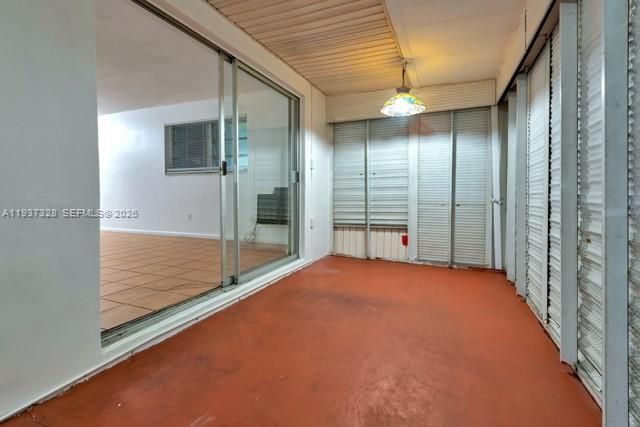 待售: $160,000 (2 贝兹, 2 浴室, 940 平方英尺)