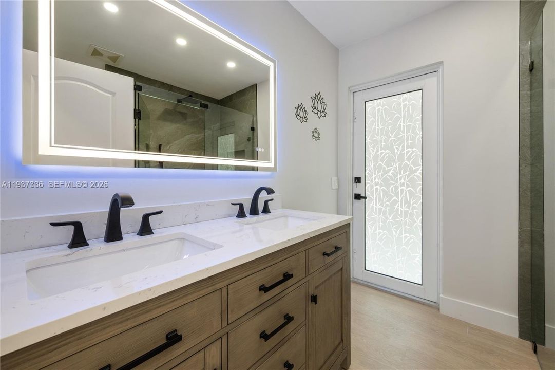 En Venta: $2,499,000 (5 camas, 4 baños, 2961 Pies cuadrados)