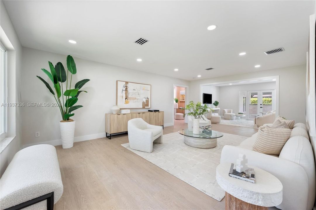 En Venta: $2,499,000 (5 camas, 4 baños, 2961 Pies cuadrados)