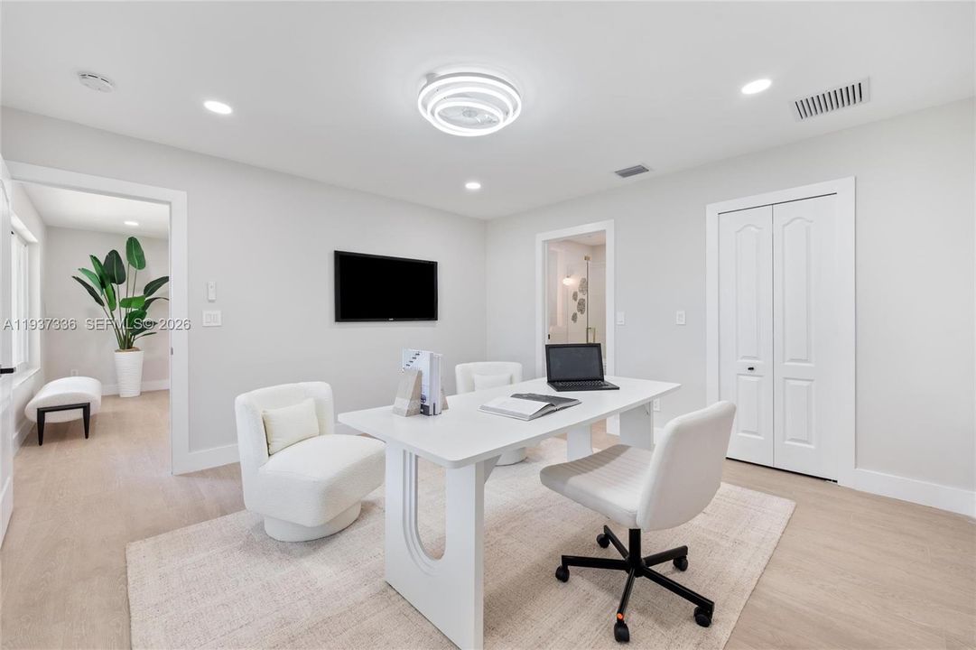 En Venta: $2,499,000 (5 camas, 4 baños, 2961 Pies cuadrados)