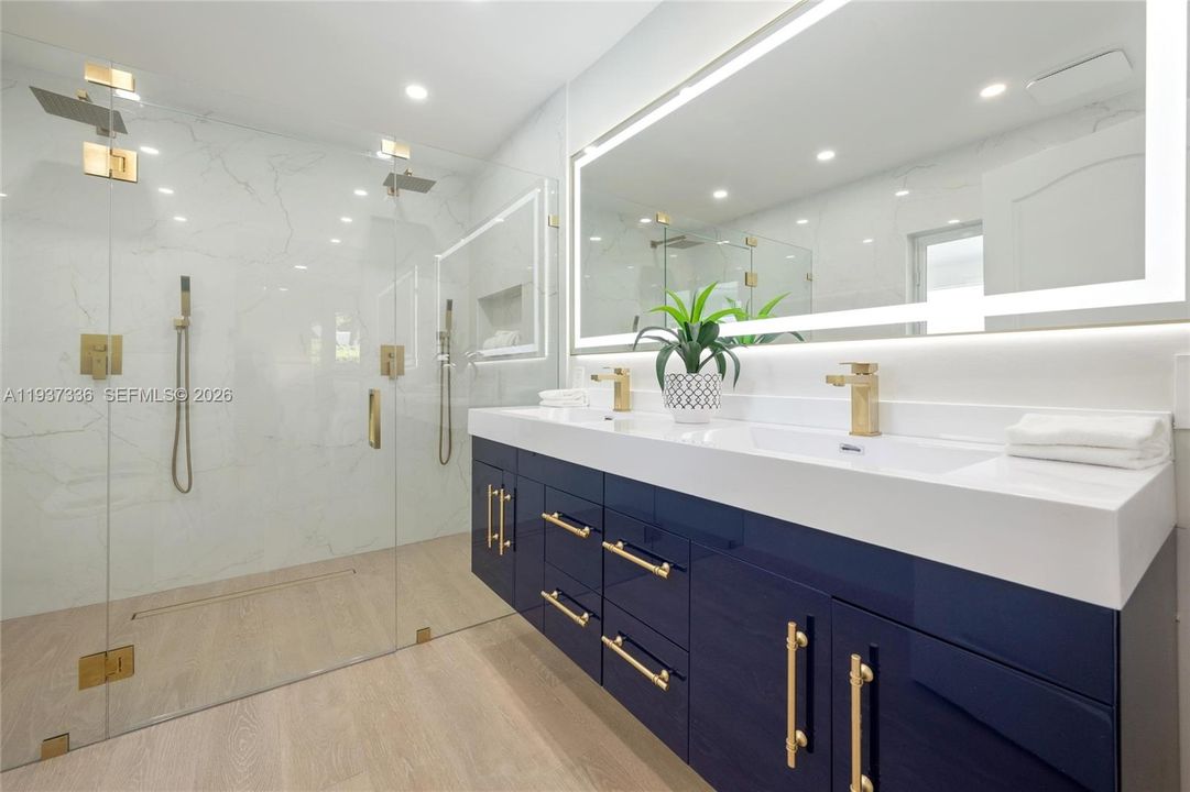 En Venta: $2,499,000 (5 camas, 4 baños, 2961 Pies cuadrados)