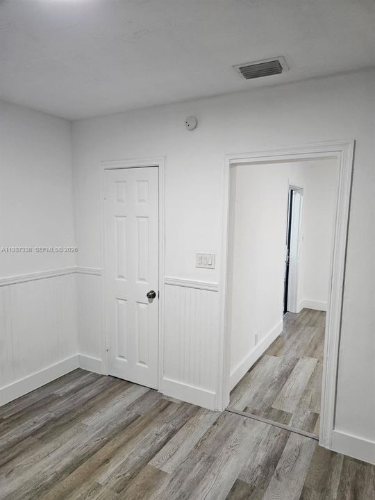 For Rent: $1,995 (2 beds, 1 baths, 702 Square Feet)