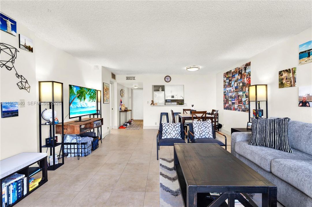 En Venta: $675,000 (2 camas, 2 baños, 1362 Pies cuadrados)