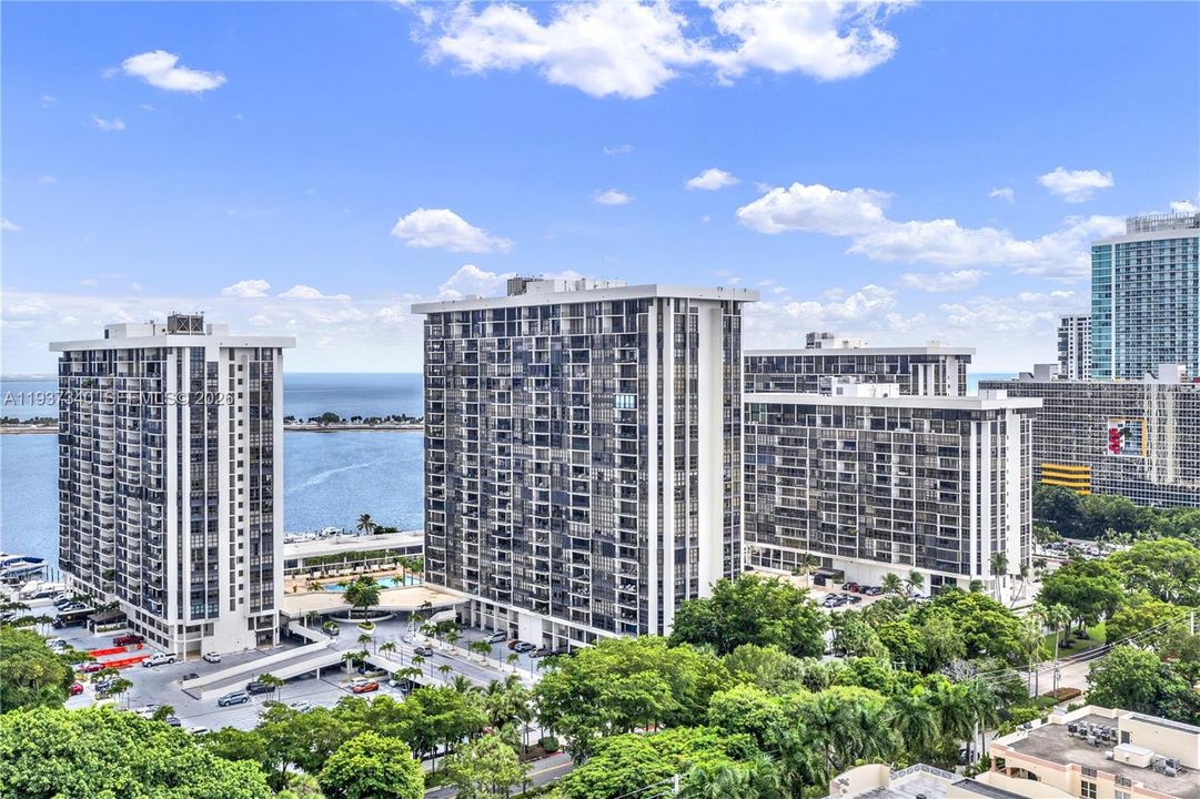 En Venta: $675,000 (2 camas, 2 baños, 1362 Pies cuadrados)