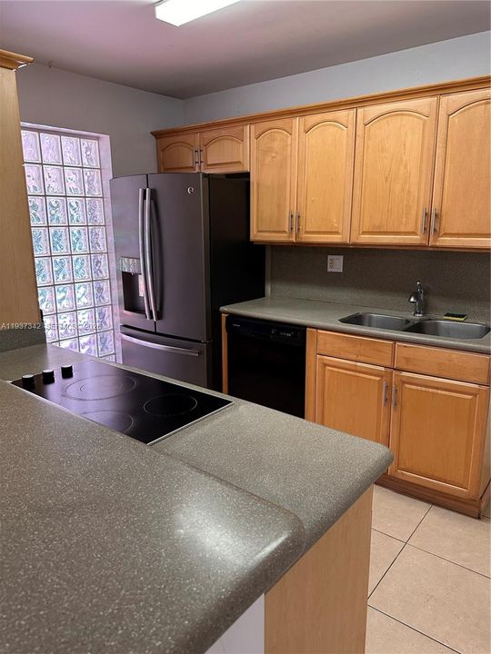 En Renta: $3,500 (4 camas, 2 baños, 1401 Pies cuadrados)