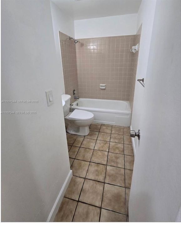 For Rent: $2,700 (3 beds, 2 baths, 1063 Square Feet)
