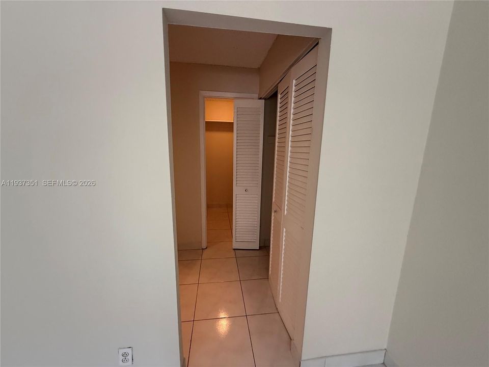For Rent: $2,150 (2 beds, 2 baths, 1250 Square Feet)