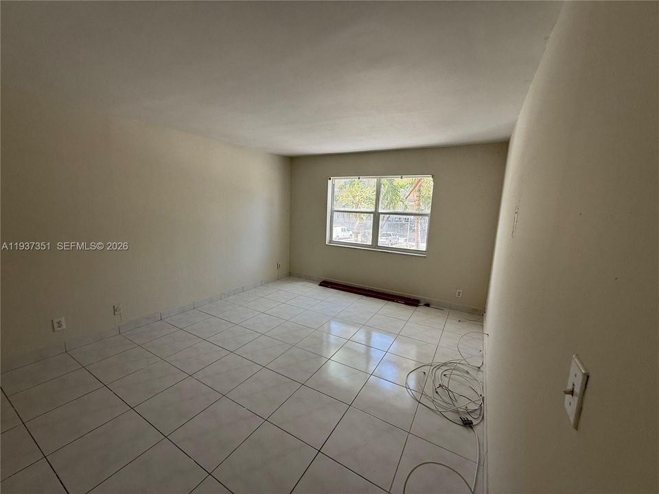 For Rent: $2,150 (2 beds, 2 baths, 1250 Square Feet)