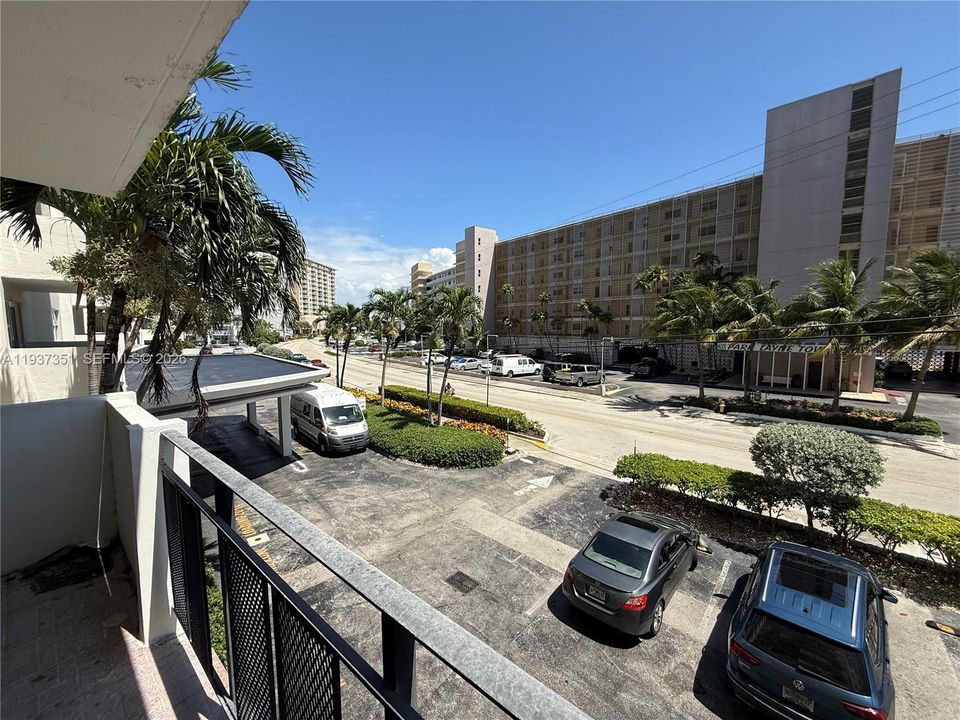 For Rent: $2,150 (2 beds, 2 baths, 1250 Square Feet)