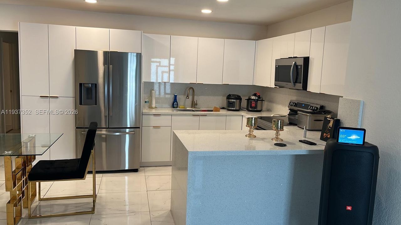 En Venta: $539,900 (4 camas, 2 baños, 1795 Pies cuadrados)