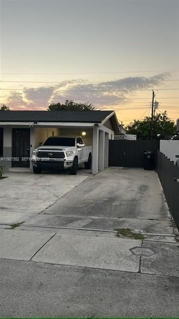 En Venta: $539,900 (4 camas, 2 baños, 1795 Pies cuadrados)