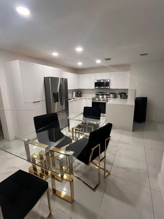 En Venta: $539,900 (4 camas, 2 baños, 1795 Pies cuadrados)